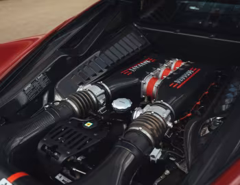 Sous la capuche Ferrari 458 Speciale [UK-spec] '2014–15