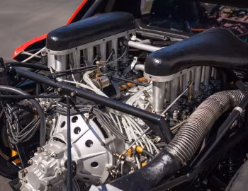 Sob o capô Ferrari 512 BB LM (#35527) '1981