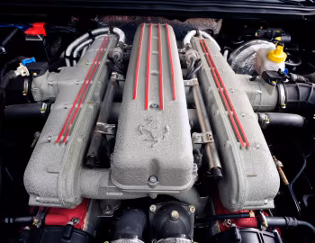 Sous la capuche Ferrari 550 Barchetta Pininfarina [Worldwide] '2000–01