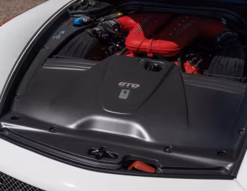 Sous la capuche Ferrari 599 GTO [North America] (#183377) '2011