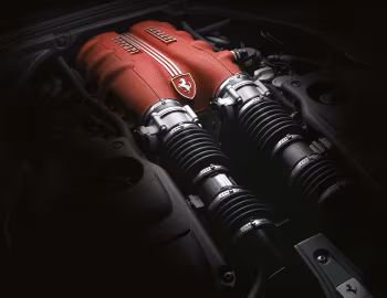 Sous la capuche Ferrari California [Worldwide] '2008–12