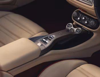 Interior Ferrari California [UK-spec] '2009–12