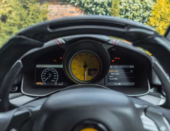 Tableau de bord Ferrari F12berlinetta [UK-spec] '2012–17