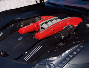 Sous la capuche Ferrari F12berlinetta [North America] '2012–17