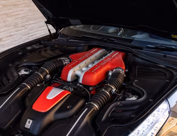 Sous la capuche Ferrari FF [UK-spec] '2011–16