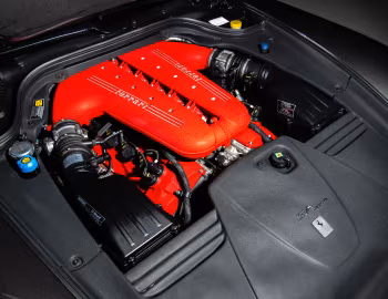 Sous la capuche Ferrari SA Aperta [North America] (#182154) '2011