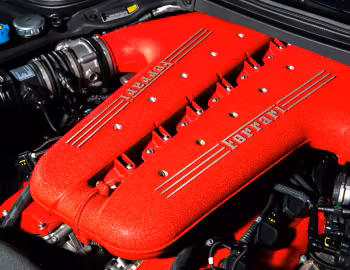 Sous la capuche Ferrari SA Aperta [North America] (#182154) '2011