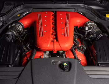 Sous la capuche Ferrari SA Aperta (#184568) '2012