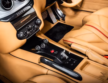Interior Ferrari SA Aperta [UK-spec] (#185603) '2012