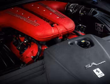 Sob o capô Ferrari SA Aperta [UK-spec] (#185603) '2012