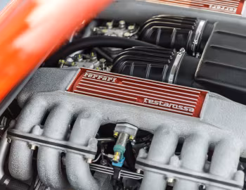 Sous la capuche Ferrari Testarossa Spider (#EFG092) '1990