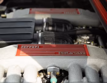 Sous la capuche Ferrari Testarossa Spider (#EFG092) '1990