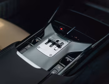 Интерьер Ferrari Purosangue [UK-spec] '2023–н.в.