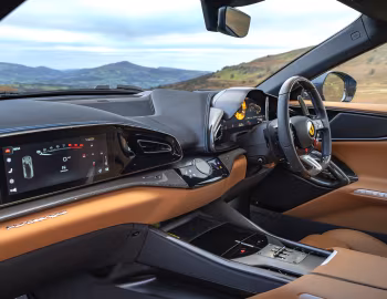 Intérieur Ferrari Purosangue [UK-spec] '2023–pr.