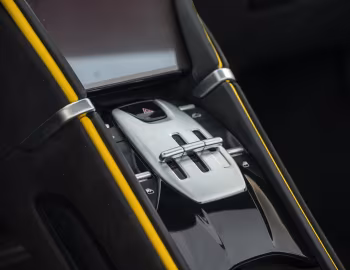 Interior Ferrari Roma Spider [North America] (F169A) '2023–26