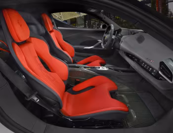 Интерьер Ferrari SC40 '10.2025