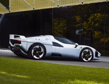 Ferrari SC40 '10.2025