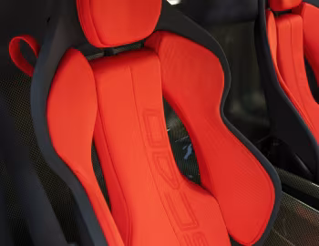 Интерьер Ferrari SC40 '10.2025