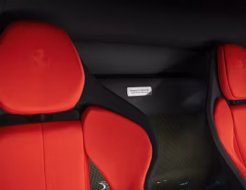 Интерьер Ferrari SC40 '10.2025
