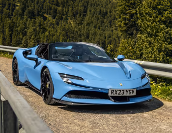 Ferrari SF90 Spider [UK-spec] (F173A) '2021–pr.