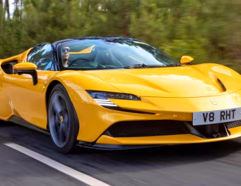 Ferrari SF90 Spider [UK-spec] (F173A) '2021–н.в.