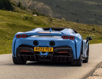 Ferrari SF90 Spider [UK-spec] (F173A) '2021–pr.