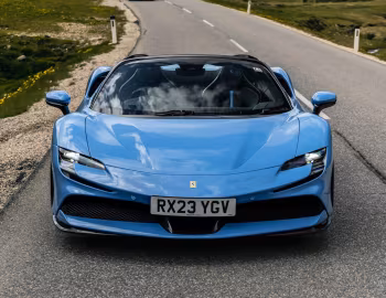 Ferrari SF90 Spider [UK-spec] (F173A) '2021–pr.