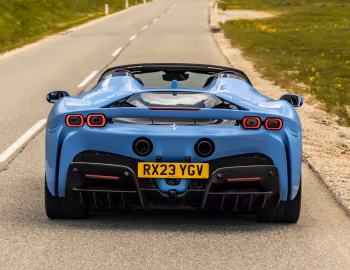 Ferrari SF90 Spider [UK-spec] (F173A) '2021–pr.
