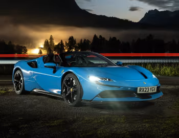 Ferrari SF90 Spider [UK-spec] (F173A) '2021–pr.