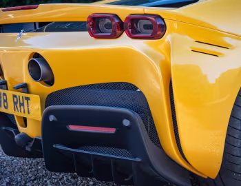 Ferrari SF90 Spider [UK-spec] (F173A) '2021–н.в.