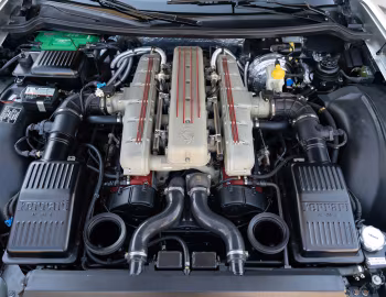 Sous la capuche Ferrari 550 Barchetta Zagato (#124055) '2007