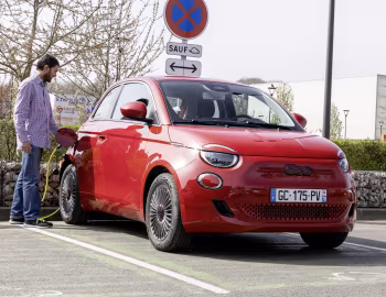 Fiat (500)ᴿᴱᴰ [Worldwide] (332) '2021–25