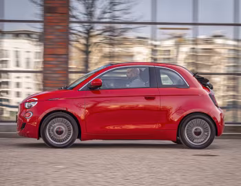 Fiat (500)ᴿᴱᴰ Cabrio (332) '2021–25