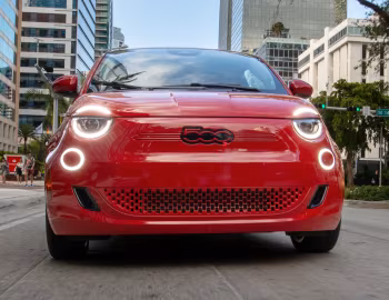 2024–pr. Fiat (500e)ᴿᴱᴰ [North America] (332) '2024–pr.