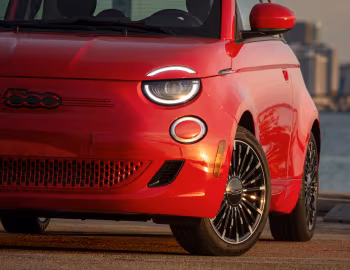 2024–pr. Fiat (500e)ᴿᴱᴰ [North America] (332) '2024–pr.