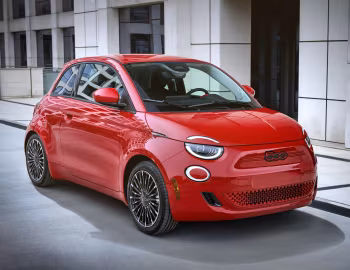 2024–pr. Fiat (500e)ᴿᴱᴰ [North America] (332) '2024–pr.