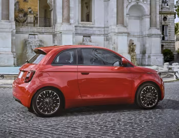 2024–pr. Fiat (500e)ᴿᴱᴰ [North America] (332) '2024–pr.