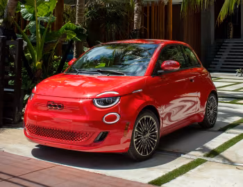 2024–pr. Fiat (500e)ᴿᴱᴰ [North America] (332) '2024–pr.