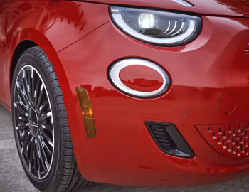 2024–pr. Fiat (500e)ᴿᴱᴰ [North America] (332) '2024–pr.