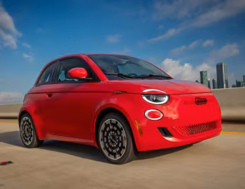 2024–pr. Fiat (500e)ᴿᴱᴰ [North America] (332) '2024–pr.