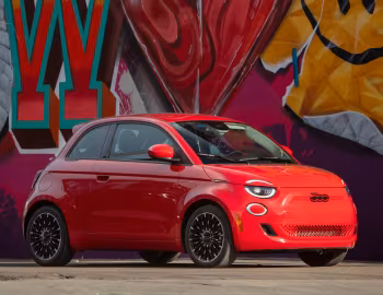 2024–pr. Fiat (500e)ᴿᴱᴰ [North America] (332) '2024–pr.