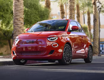 2024–pr. Fiat (500e)ᴿᴱᴰ [North America] (332) '2024–pr.