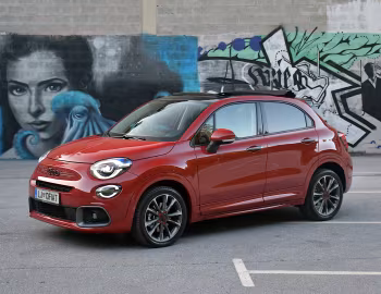 Fiat (500X)ᴿᴱᴰ Dolcevita Hybrid (334) '2022–23