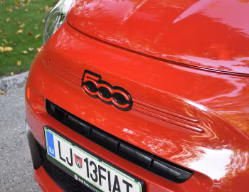 Fiat (500X)ᴿᴱᴰ Dolcevita Hybrid (334) '2022–23