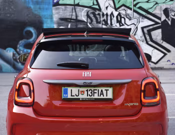 Fiat (500X)ᴿᴱᴰ Dolcevita Hybrid (334) '2022–23