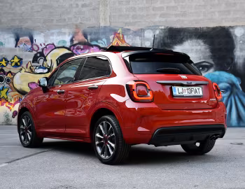 Fiat (500X)ᴿᴱᴰ Dolcevita Hybrid (334) '2022–23
