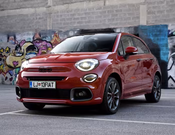 Fiat (500X)ᴿᴱᴰ Dolcevita Hybrid (334) '2022–23