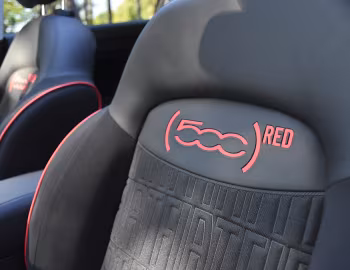 Interior Fiat (500X)ᴿᴱᴰ Dolcevita Hybrid (334) '2022–23