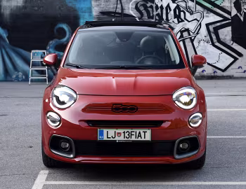 Fiat (500X)ᴿᴱᴰ Dolcevita Hybrid (334) '2022–23