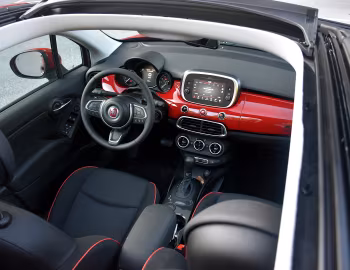 Interior Fiat (500X)ᴿᴱᴰ Dolcevita Hybrid (334) '2022–23